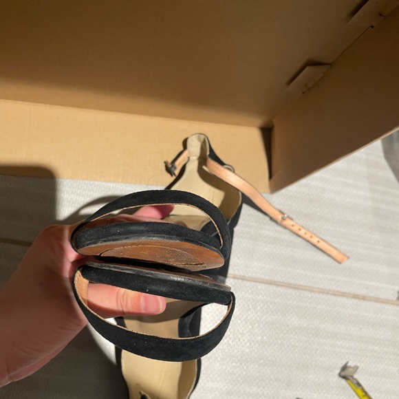 Stuart Weitzman style sandals. - Picture 4 of 6